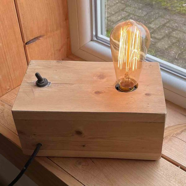 Houten vintage Edison gloeilamp tafellamp