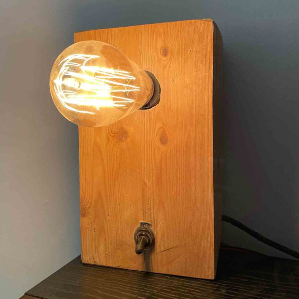 Houten vintage Edison gloeilamp tafellamp